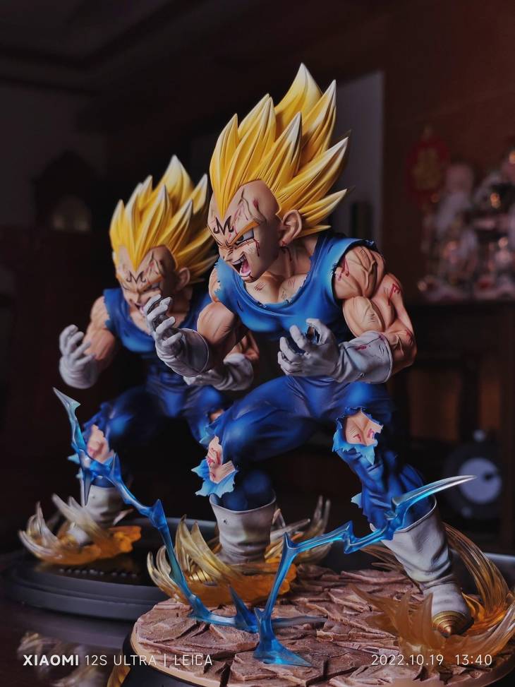 Figure Class - Majin Vegeta StatueCorp