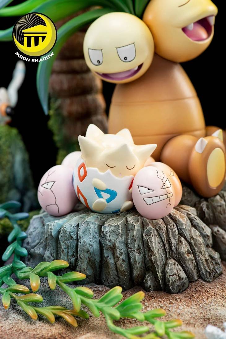 Moon Shadow - Exeggutor, Exeggcute and Togepi StatueCorp