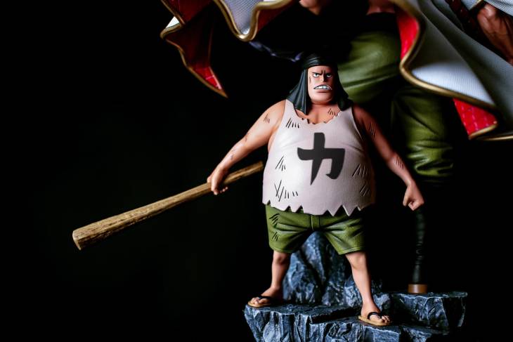 Phoenix - Whitebeard StatueCorp